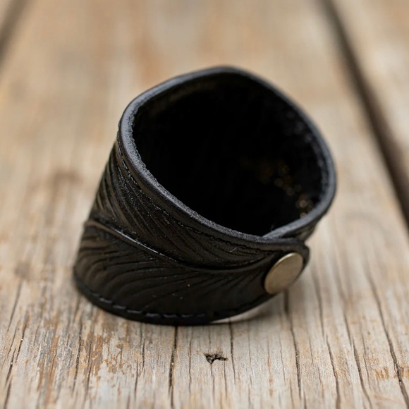 BUFFALO GIRL BLACK MANDALA LEATHER CUFF BRACELET WITH AUSTRALIAN CHRYSOCOLLA - Picture 7 of 8